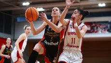 Ολυμπιακός – Αθηναϊκός 75-85: Πήραν το ντέρμπι οι φιλοξενούμενες