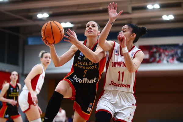 Ολυμπιακός – Αθηναϊκός 75-85: Πήραν το ντέρμπι οι φιλοξενούμενες