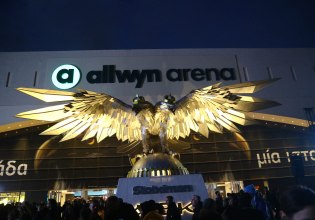 Ακρωτηριάστηκε 23χρονος οπαδός της ΑΕΚ από φωτοβολίδα στο παιχνίδι με τον Λεβαδειακό