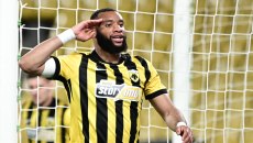 Η ΑΕΚ άνοιξε το σκορ με κεφαλιά του Μουκουντί (vid)