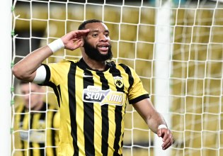 Η ΑΕΚ άνοιξε το σκορ με κεφαλιά του Μουκουντί (vid)