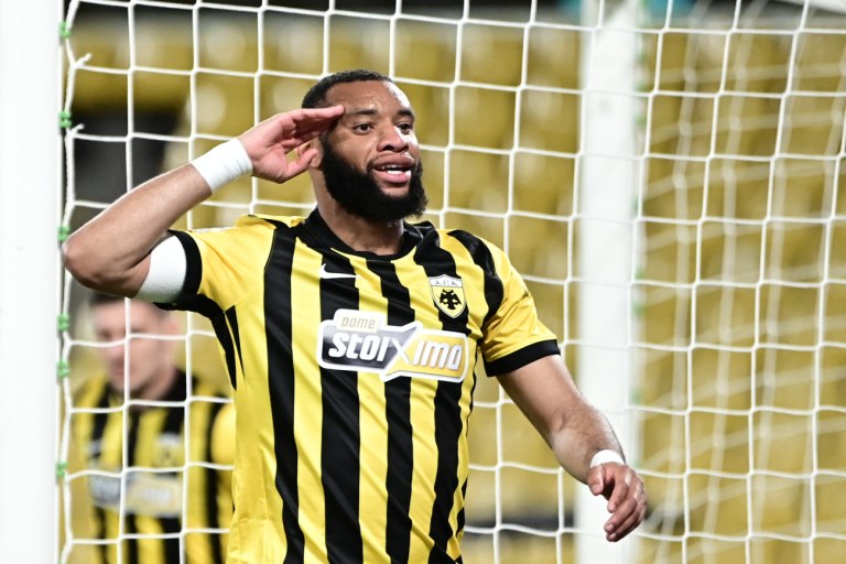 Η ΑΕΚ άνοιξε το σκορ με κεφαλιά του Μουκουντί (vid)