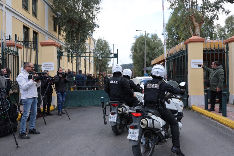 Τηλεφώνημα για βόμβα στην Ευελπίδων – Εκκενώνονται τα δικαστήρια