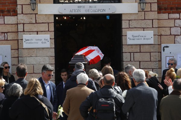 Ο Ολυμπιακός αποχαιρέτησε τον θρύλο Σωτήρη Γκαβέζο (pics)