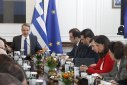 Στριμωγμένος ο Μητσοτάκης μετά την ηχηρή παρέμβαση Σαμαρά – Οι αναφορές σε «επαγγελματίες ανησυχούντες»