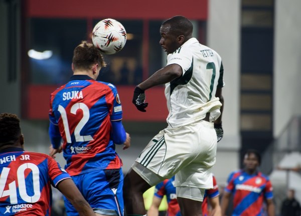 Βικτόρια Πλζεν – Παναθηναϊκός: Αδράνεια στη άμυνα του «τριφυλλιού» και 1-1 (vid)