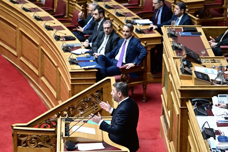 Σφοδρά πυρά Ανδρουλάκη και Μητσοτάκη – Ούτε λέξη ο πρωθυπουργός για τις υποκλοπές – «Θα λογοδοτήσετε»