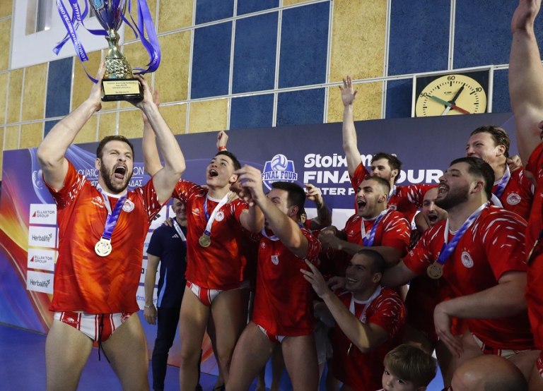 Ολυμπιακός: Η απονομή στους Κυπελλούχους Ελλάδας (vid+pics)