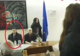 Τεμπη: «Αν ήξερα ότι θα ήταν οι δολοφόνοι των παιδιών μας δεν θα ερχόμουν» – Οργή για παρουσία Κυρανάκη στο μνημόσυνο