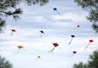 Καθαρά Δευτέρα στην Ελλάδα: Από του «Κουτρούλη τον Γάμο» μέχρι τον «Καντή» και τον «Ξομολόγο» της Κρήτης