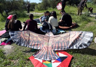 Κούλουμα στην Αθήνα με χαρταετούς, σαρακοστιανά και γλέντι, στο λόφο του Φιλοπάππου