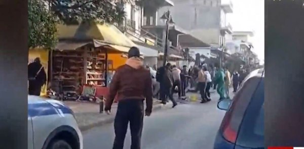 Γαστούνη: «Θα μας σκότωναν» λέει ο ιδιοκτήτης περιπτέρου που ξυλοκοπήθηκε από 20 Ρομά