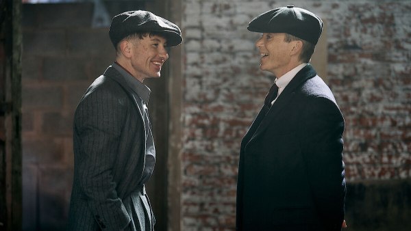 Peaky Blinders: Ο αλύγιστος Κίλιαν Μέρφι κηρύσσει πόλεμο στον «γιο» του, Μπάρι Κέογκαν