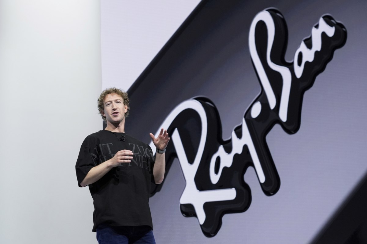 Η συνεργασία του Μαρκ Ζάκερμπεργκ με τη Ray-Ban αποδείχθηκε επιτυχημένη (Reuters)