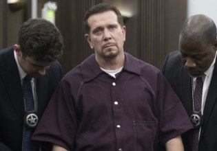 «Ακόμα νιώθω ότι δεν είναι αλήθεια»: Πέθανε ο γνωστός ηθοποιός της σειράς The Wire Μπόμπι Τζι Μπράουν