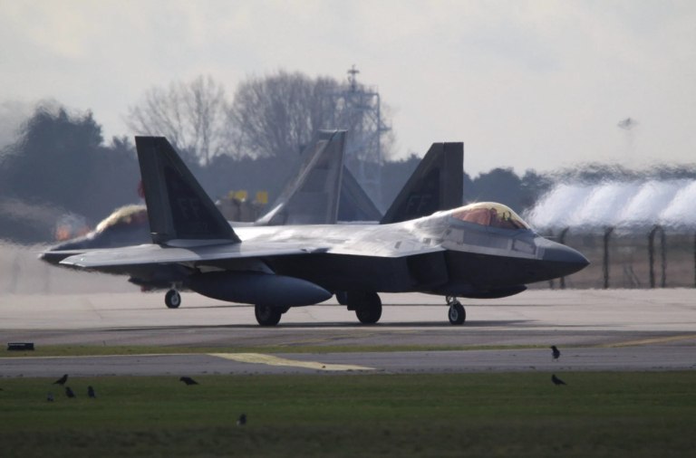 Ιράν: Νέα απειλή Τραμπ – Πώς αναδιατάσσουν οι ΗΠΑ τις δυνάμεις τους στη Μέση Ανατολή