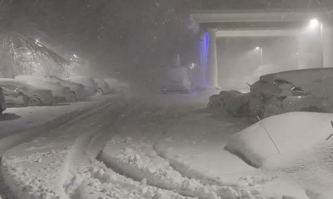 Νέα Υόρκη: Χιονοθύελλα παγώνει τα πάντα – «Η χειρότερη την τελευταία δεκαετία»