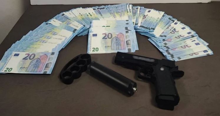 Θεσσαλονίκη: Κατασχέθηκαν 723 πλαστά 20ευρα και όπλα – Συνελήφθη 21χρονος