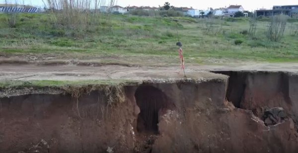 Πρέβεζα: Κατολισθήσεις από την βροχή απειλούν σπίτια και καταστήματα – Μεγάλες καταστροφές στον Μύτικα