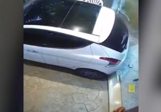 Βάρη: Εμβόλισαν με αυτοκίνητο κατάστημα για να το ληστέψουν – Βίντεο ντοκουμέντο