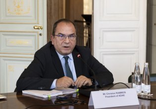 Ράμμος: Η διαρκής «συνταγματολογία» συνιστά ήττα της πολιτικής – Πού εντοπίζει το πρόβλημα