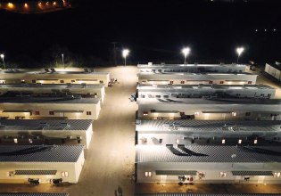 Αιματηρό επεισόδιο στη δομή μεταναστών στη Ριτσώνα – Μαχαίρωσαν 20χρονο