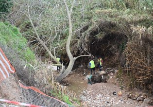 Σε εξέλιξη έργα διευθέτησης του ρέματος Πικροδάφνης
