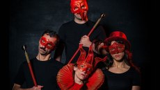 «Ο έμπορος της Βενετίας»: Μια σκοτεινή κωμωδία για την ανθρώπινη μισαλλαδοξία στο θέατρο 104