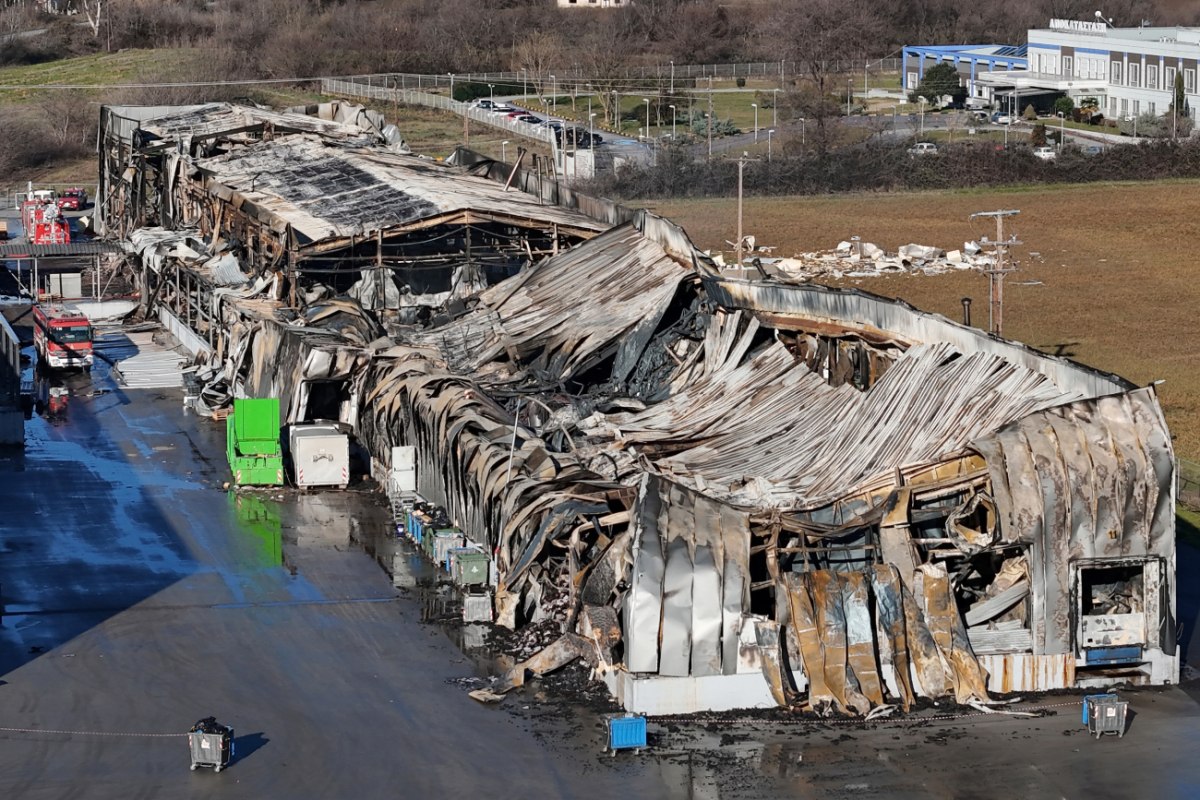 Πώς θα γίνει η επιχείρηση των ειδικών στο εργοστάσιο «Βιολάντα» για τα αίτια της φονικής έκρηξης