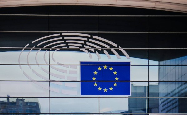 Ευρώπη: Μισθός 6.000€ και μόνιμη δουλειά – Πολλοί θα θελήσουν, λίγοι θα τα καταφέρουν