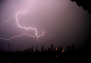 Ισχυρές καταιγίδες σε 8 περιοχές τις επόμενες ώρες – Επικαιροποιήθηκε το έκτακτο δελτίο