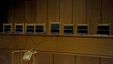 Ένοχος για έναν βιασμό και δύο απόπειρες βιασμού ο ηθοποιός και σκηνοθέτης