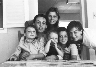 Η Στέλλα Μακάρτνεϊ λέει ότι το bullying που υπέστη η μητέρα της Λίντα «της ραγίζει την καρδιά»