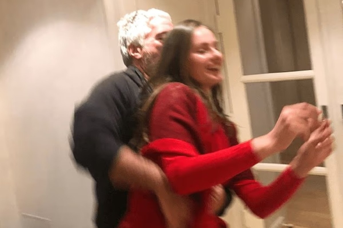 Καρίνα Σουλιάκ – Τελευταία σύντροφος του Έπσταϊν, κύρια κληρονόμος του, παντρεμένη με μια άλλη γυναίκα