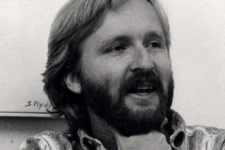 Όταν ζητήθηκε στον Τζέιμς Κάμερον να μοιράσει κοκαΐνη στο κινηματογραφικό συνεργείο – «Έτσι γινόταν τότε»