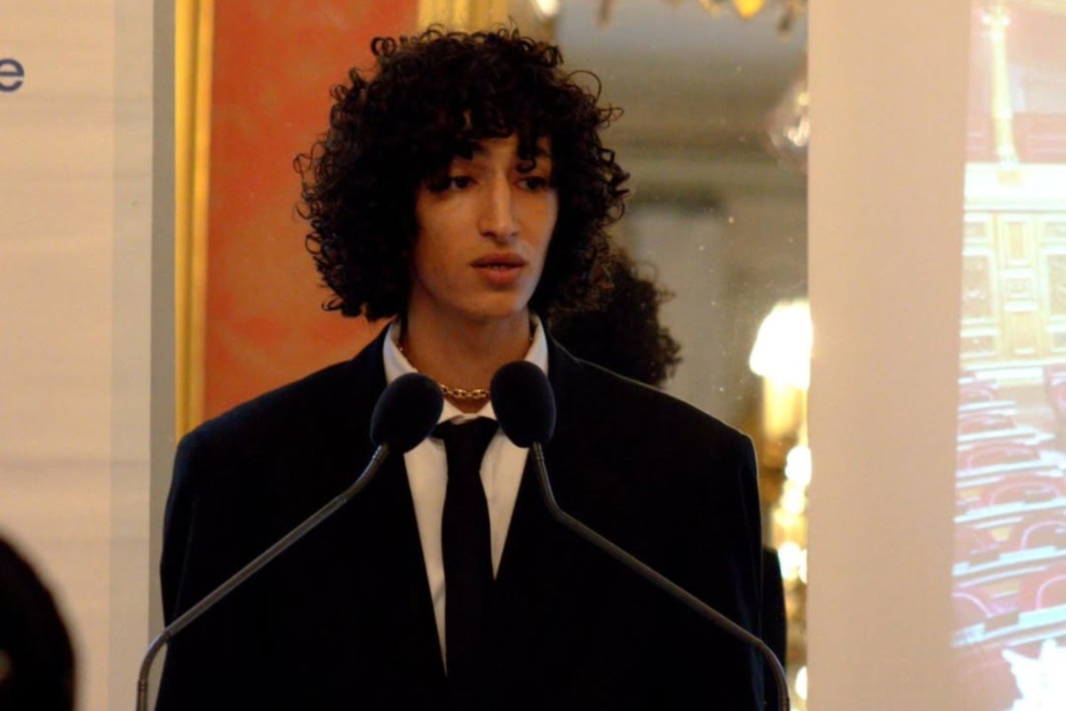 Από τη Μόδα στο Δίκαιο – Το μοντέλο που έγινε δικηγόρος για να συμβουλεύει τους πρώην συνάδελφους του