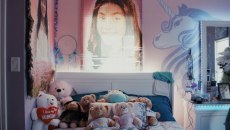 «Δεν έχω ανατριχιάσει πιο πολύ» – Έτσι είναι τα άδεια υπνοδωμάτια των θυμάτων σχολικών πυροβολισμών