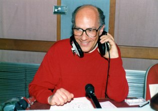 Γιώργος Παπαστεφάνου – Η απάντηση που έδωσε στον Μάνο Χατζιδάκι κι οδήγησε στη δυσμενή μετάθεσή του