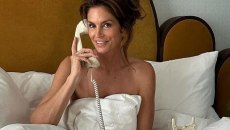 «Ανόητη, επιφανειακή και υπέροχη» – Η Σίντι Κρόφορντ στα 60 της και η μακρινή συγγένεια με τον Καρλομάγνο