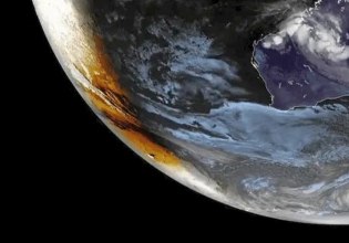 H σκιά της Σελήνης σκοτεινιάζει την Ανταρκτική σε θεαματικά βίντεο έκλειψης από δορυφρους