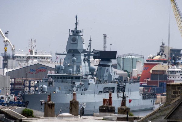 Αμβούργο: Δύο συλλήψεις για σαμποτάζ σε γερμανικά πολεμικά πλοία – Έλληνας ο ένας