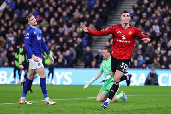 Έβερτον – Μάντσεστερ Γιουνάιτεντ 0-1: Επιστροφή στις νίκες με «χρυσή» αλλαγή τον Σέσκο