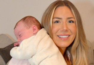 Ιστορική γέννηση στην Βρετανία: Πρώτο μωρό από μεταμόσχευση μήτρας νεκρής δότριας