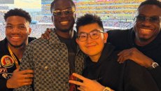 O Σιάο με τον Γιάννη Αντετοτοκούνμπο και τα αδέλφια του, παρακολούθησαν τον τελικό του Super Bowl (vids+pics)