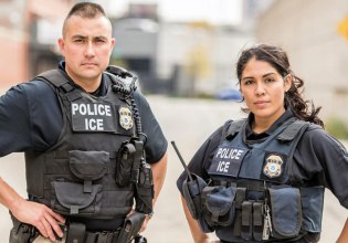 Νομικό κενό από το…1871! – Γιατί οι Αμερικανοί πολίτες δυσκολεύονται να αγγίξουν νομικά την ICE