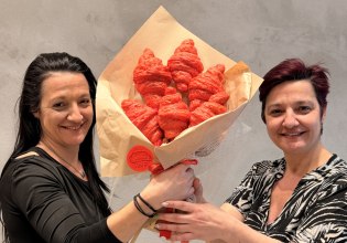 «Ανθοδέσμες» από κρουασάν και unboxing στον έρωτα, που… περνά από τον φούρνο και το ζαχαροπλαστείο