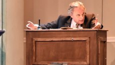 «Υπάρχουν και πράγματα που θέλω να τα ξεχνάω»: Ο Οδυσσέας Σταμούλης παραδέχτηκε ότι δεν βλέπει «Δύο Ξένοι» σε επανάληψη