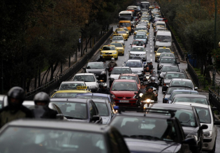 Κίνηση στους δρόμους: Μποτιλιάρισμα σε Κηφισό και κέντρο – Καθυστερήσεις σε Αττική Οδό