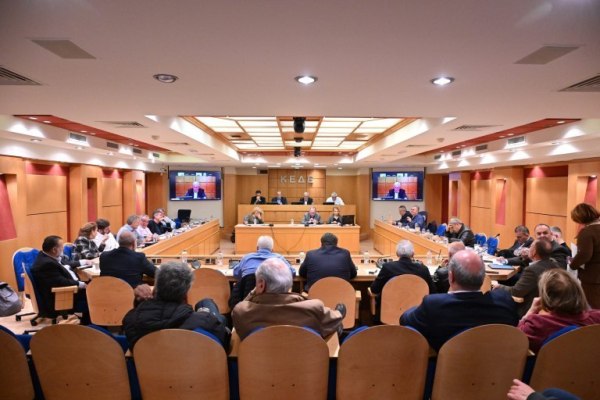 ΚΕΔΕ στη Βουλή: «Η γλώσσα ενώνει, δεν διχάζει»