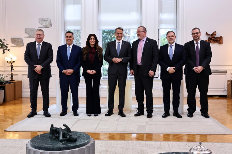 Chevron: Έπεσαν οι υπογραφές για την εκμετάλλευση υδρογονανθράκων παρουσία Μητσοτάκη